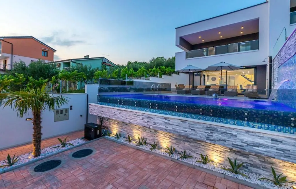 Luxury Villa Sun View With Heated Pool Crikvenica